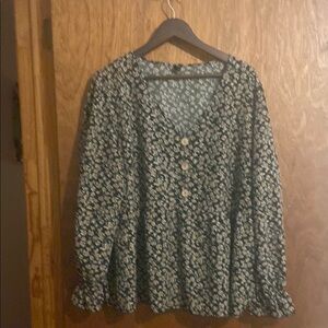 SHEIN Curve Green Floral Top